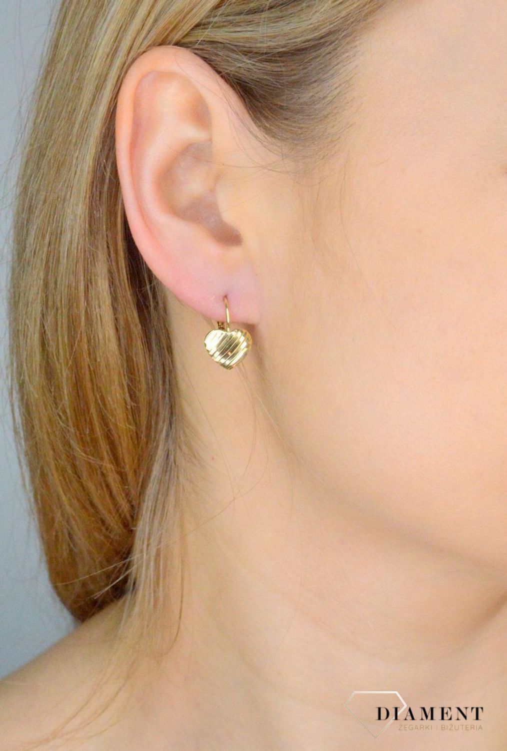 Złote kolczyki damskie 585 grawerowane serduszka KL 10141B.jpg